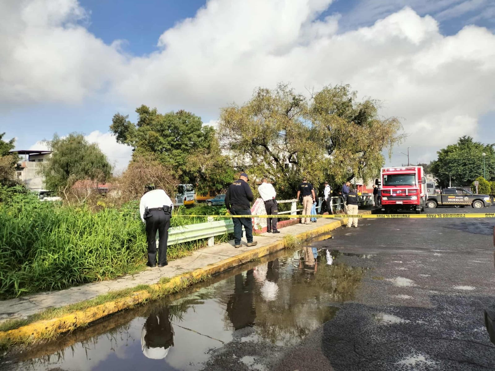 Hallan a masculino mu3rto en el Río Grande de Morelia