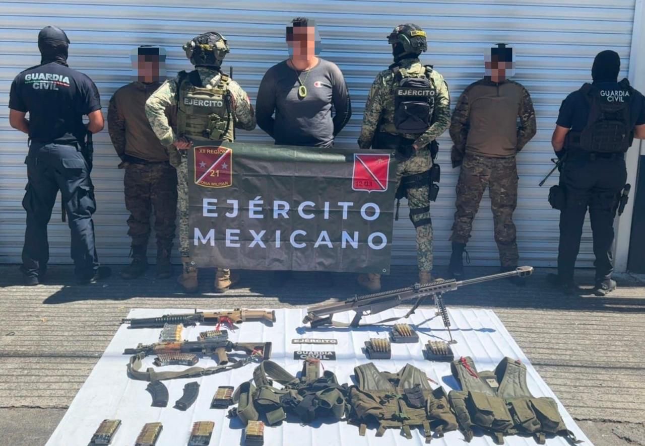 Militares y GC detienen a 3 sujetos arm4dos en Zinapécuaro 