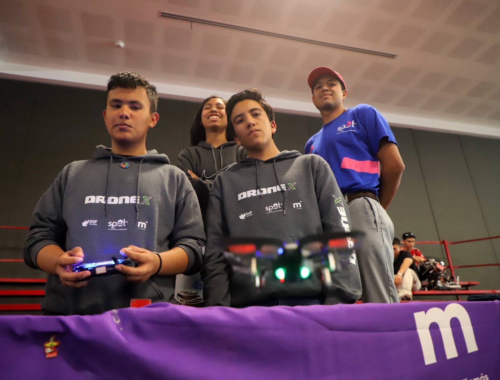 Paola Delgadillo impulsa a jóvenes de Spot en competencia nacional de drones