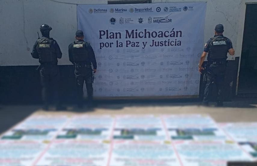 Aparecen nueve narcomant4s en distintos puntos de Puruándiro; autoridades las retiran tras reportes ciudadanos