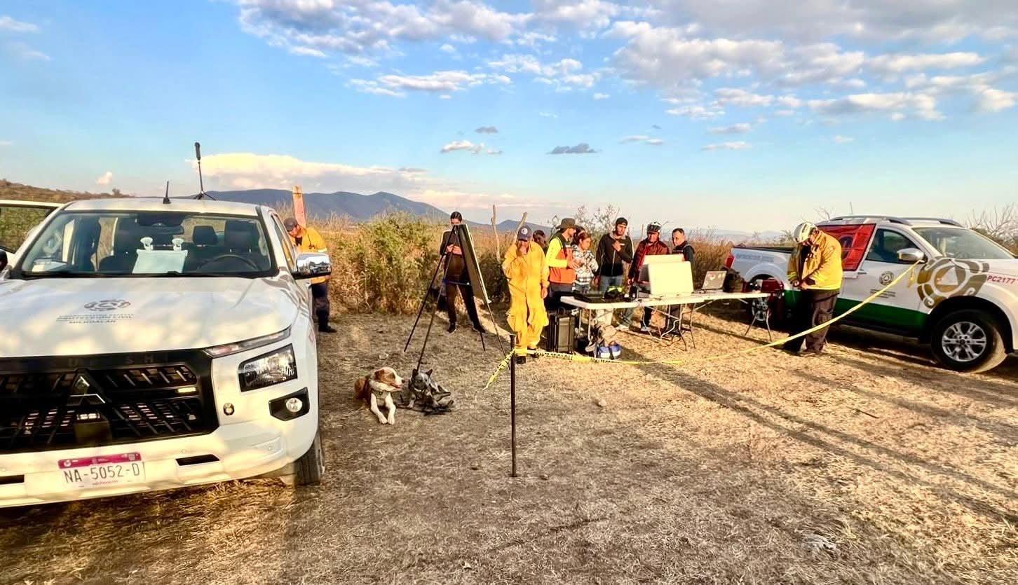 Rescatistas realizan operativo para localizar a adolescente extraviado en zona serrana de Huandacareo 