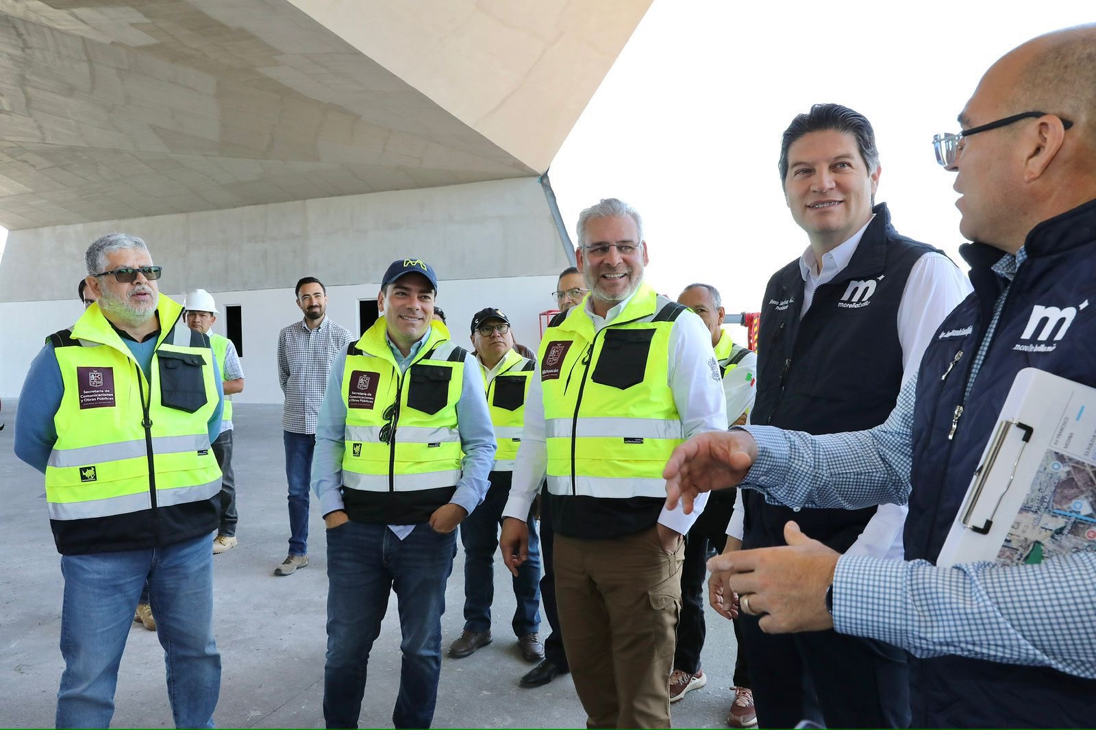 Bedolla revisa etapa final del rescate del Complejo Bicentenario, en Morelia