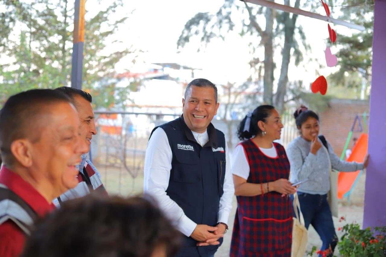 Logra Barragán regular el uso de celulares en primaria y secundaria