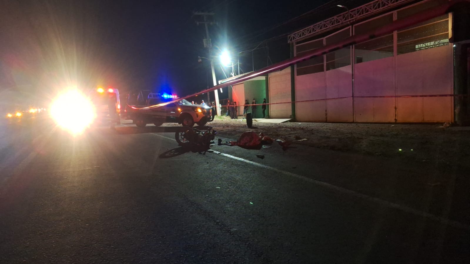 Un joven motociclista muerto y otro herido tras ser embestidos por un vehículo en Peribán