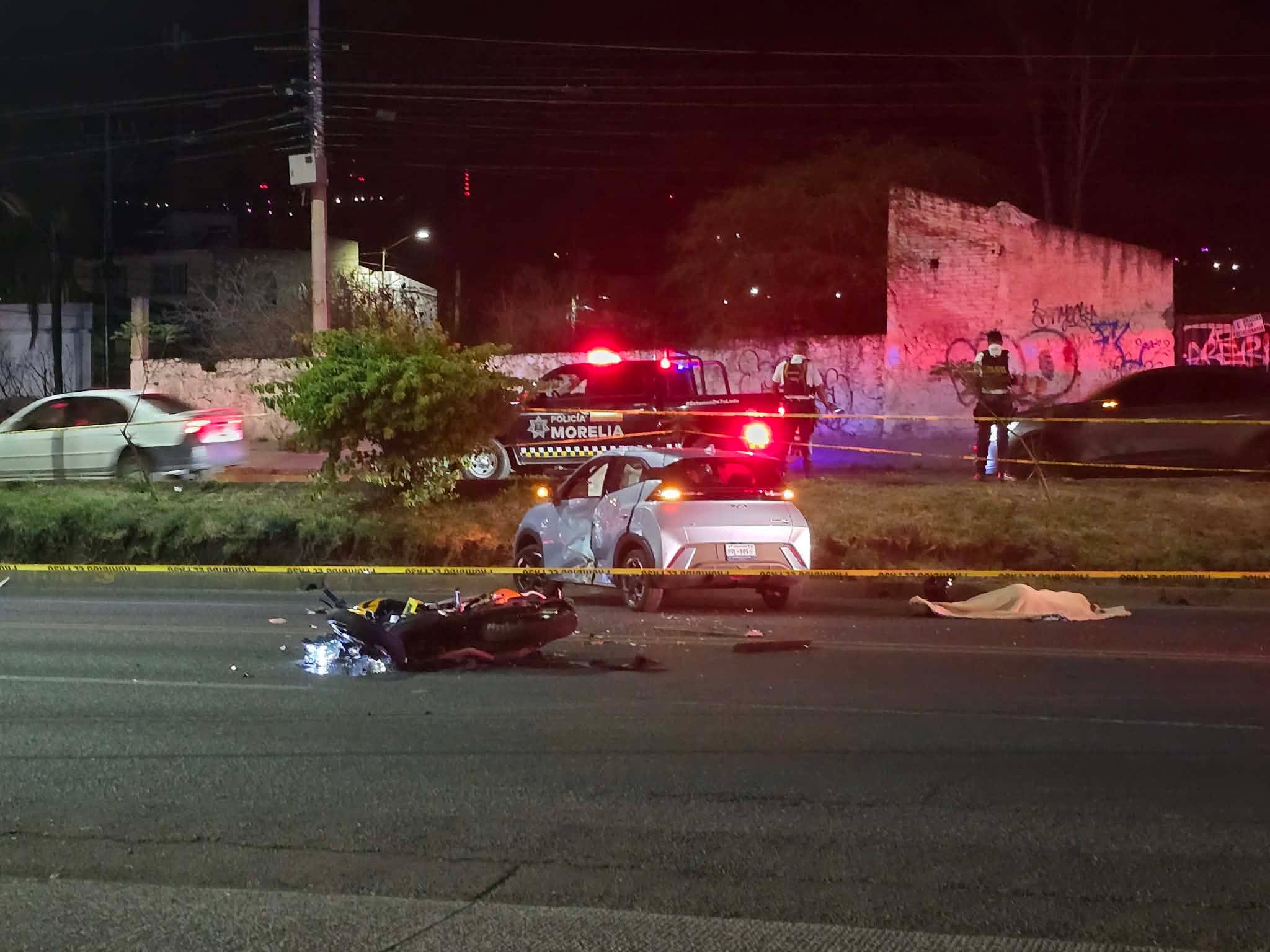 Motociclista muer3 tras choque contra auto en  la Madero Poniente de Morelia
