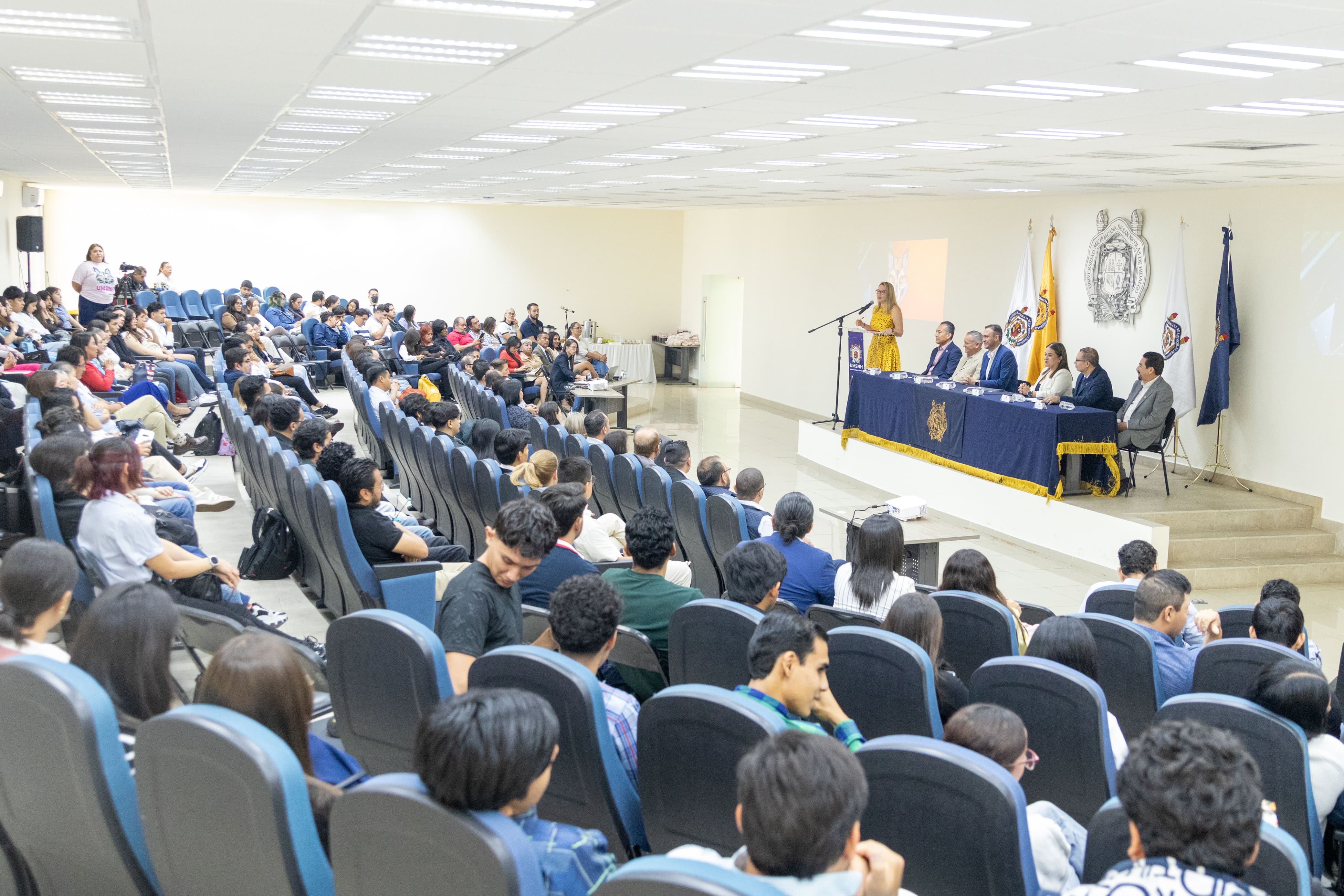 SE INCENTIVA LA INVESTIGACIÓN EN EL ESTUDIANTADO DE LA UMSNH COMO NUNCA ANTES; YARABÍ ÁVILA ASISTE A PRESENTACIÓN DE PROYECTOS