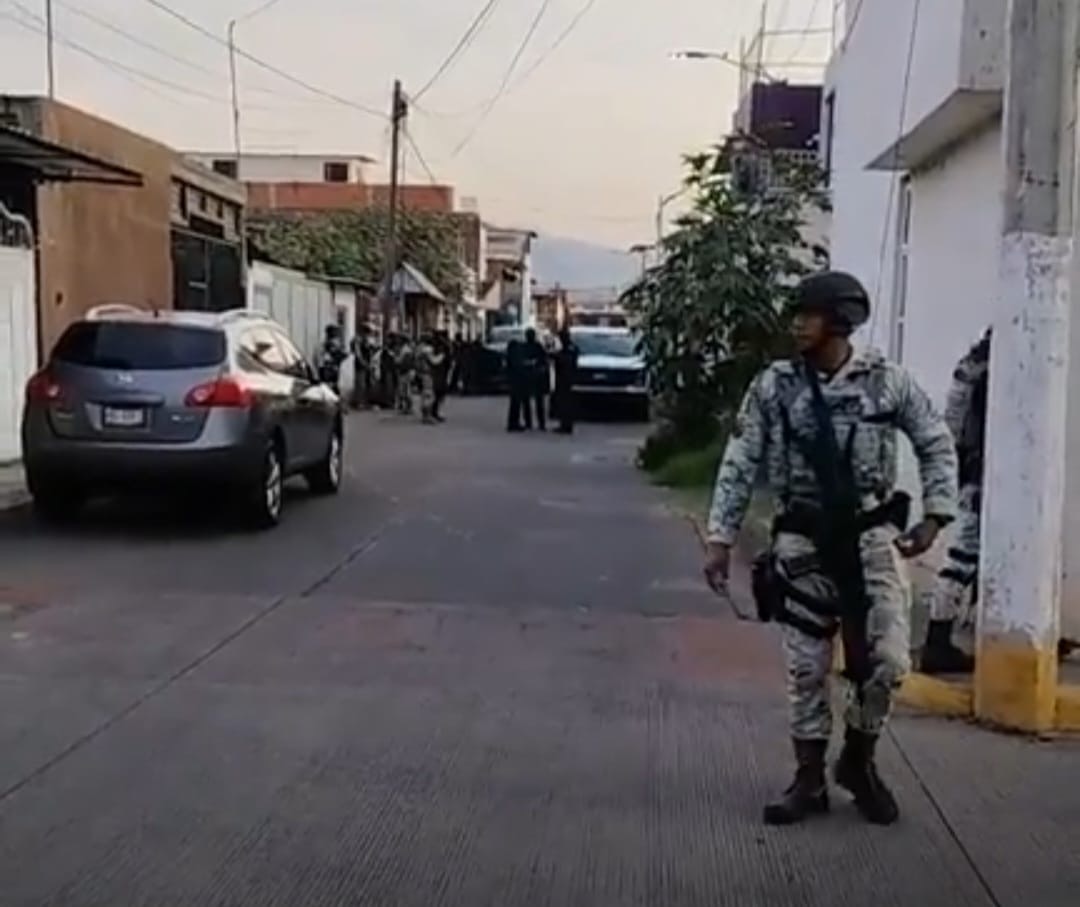 FGE despliega operativo y catea domicilio del exalcalde Nacho Campos en Uruapan