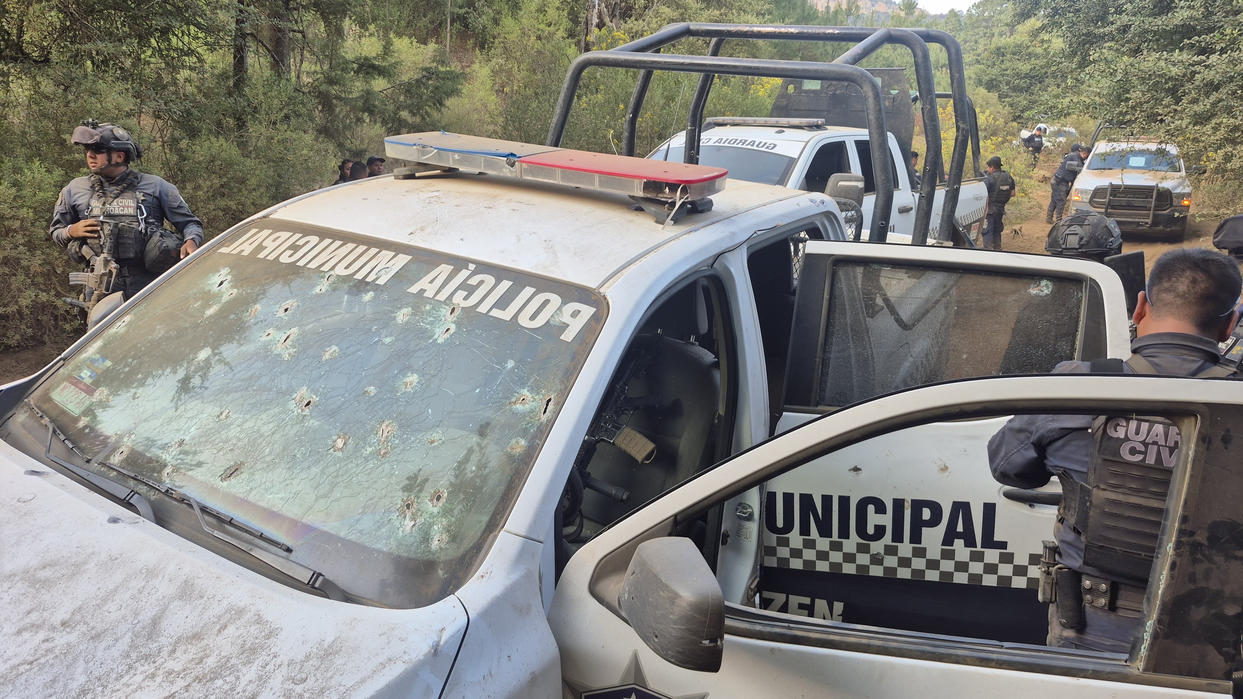 Delincuent3s atac4n a policías de Nahuatzen a balaz0s y con drones explosiv0s 