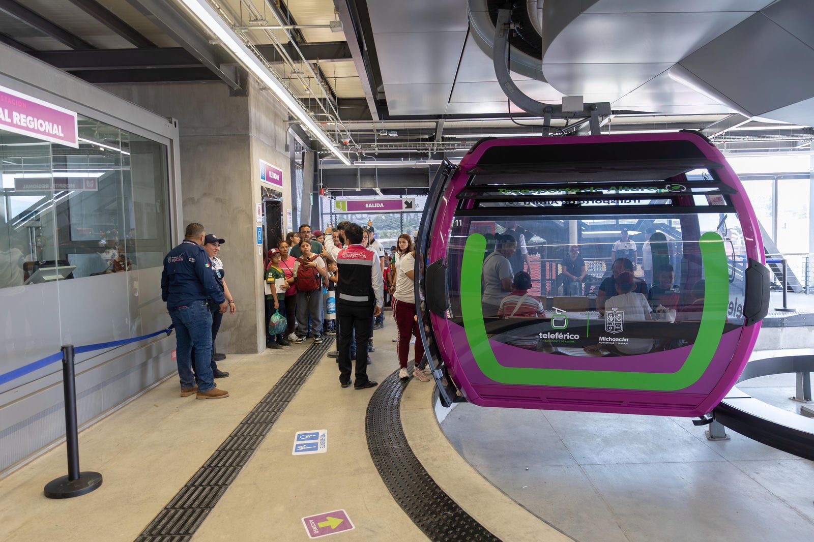 El teleférico de Uruapan, un modelo de transporte inclusivo y gratuito para personas con discapacidad: Bedolla