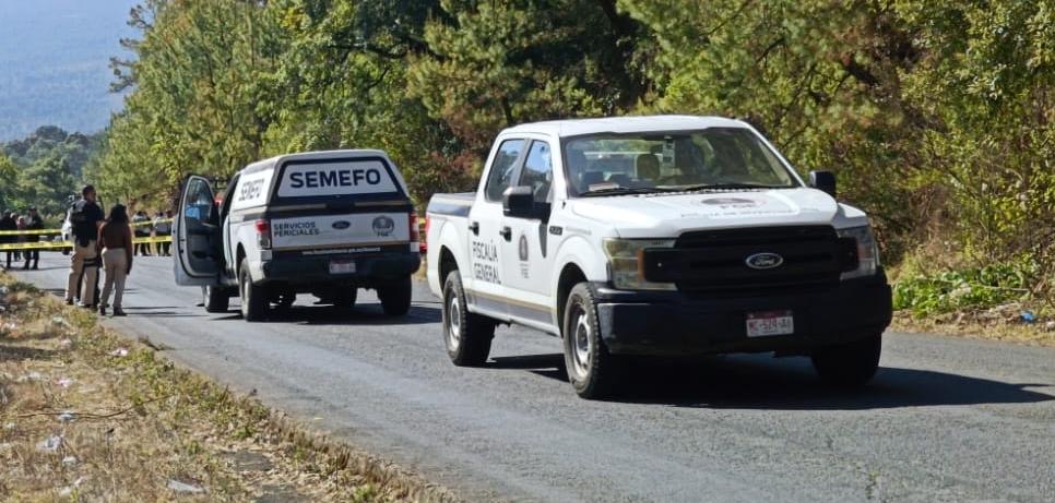 Ejecut4n a dos jornaleros en carretera de Tangancícuaro