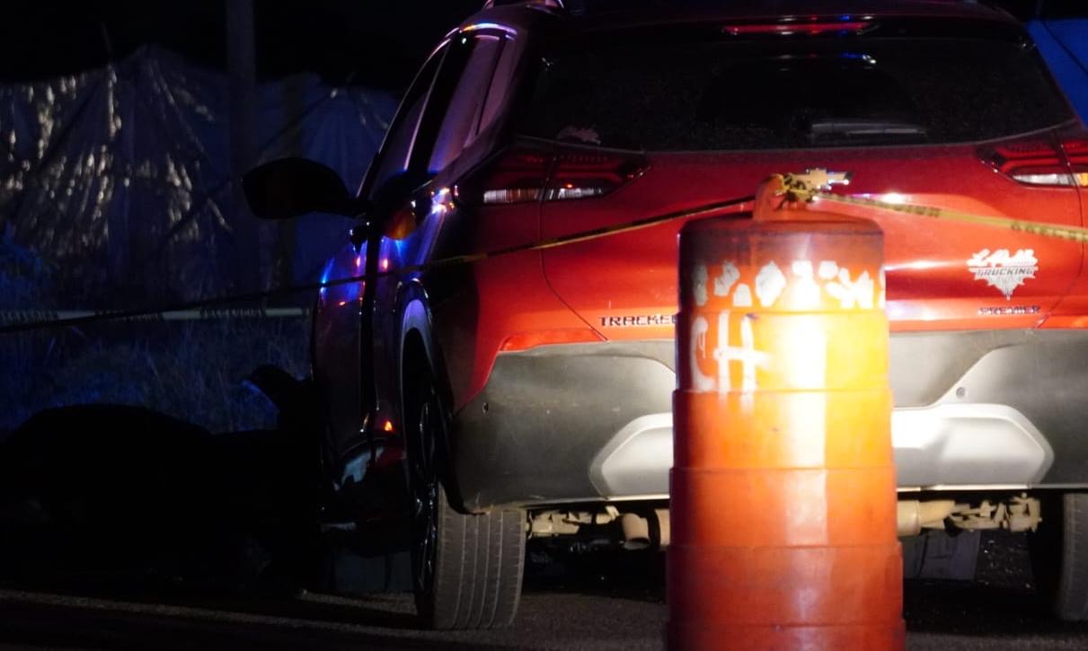 Hombre muere al chocar por alcance su camioneta en el Libramiento Sur de Jacona