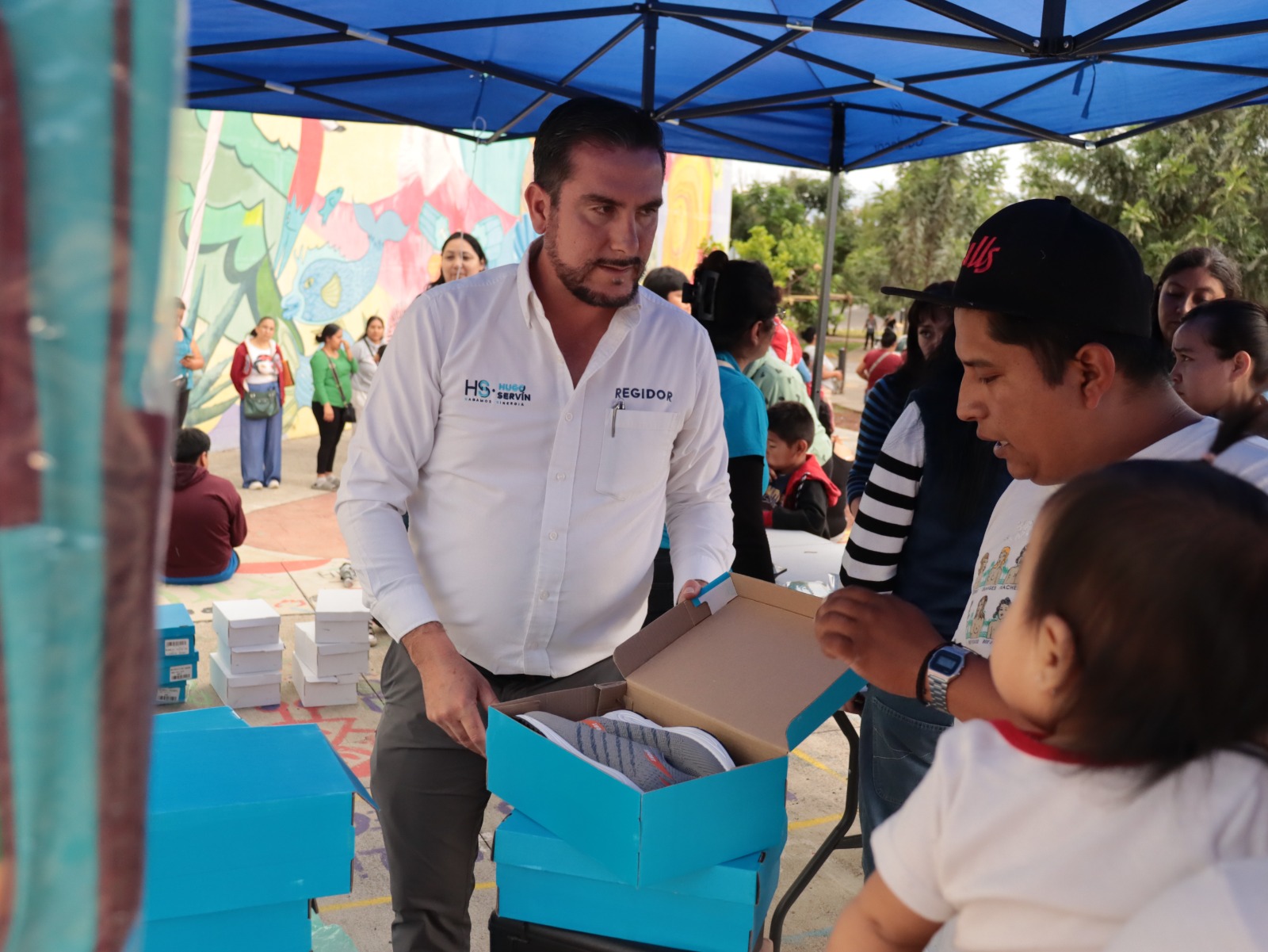 Lleva Hugo Servín jornada de calzado escolar y deportivo a bajo costo a Villas del Pedregal