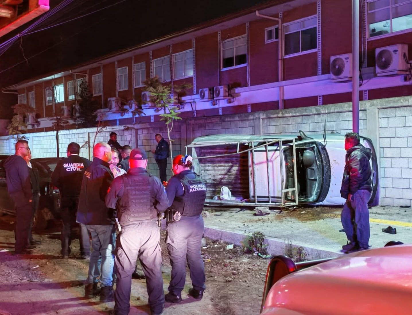 Accidente de camioneta deja un herido afuera del Complejo Sentimientos de la Nación, en Morelia 