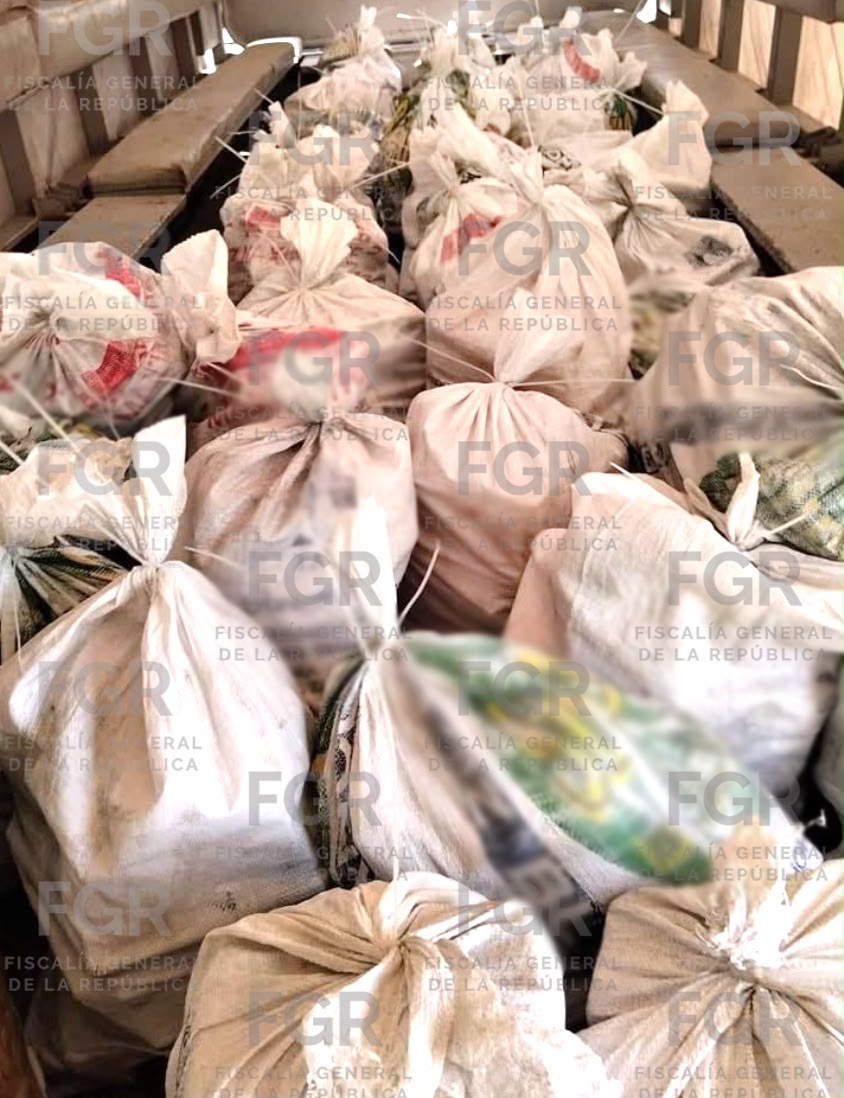 Obtiene FGR sentencia de más de 19 años de prisión, en contra de 4 personas detenidas con "huachicol" y 650 kilos de cocaína 