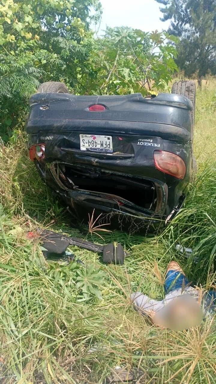 Automovilista resulta herido tras volcadura en la avenida Morelos Norte de Morelia 